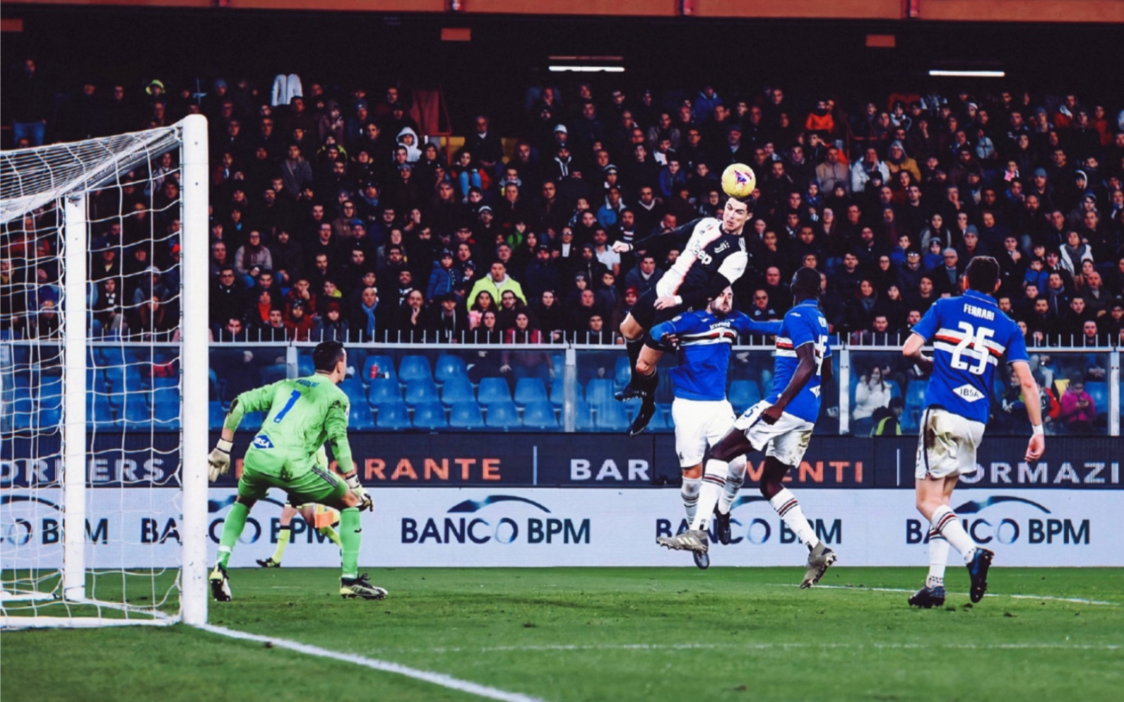 足球巨星助力球队晋级半决赛 足球巨星助力球队晋级半决赛