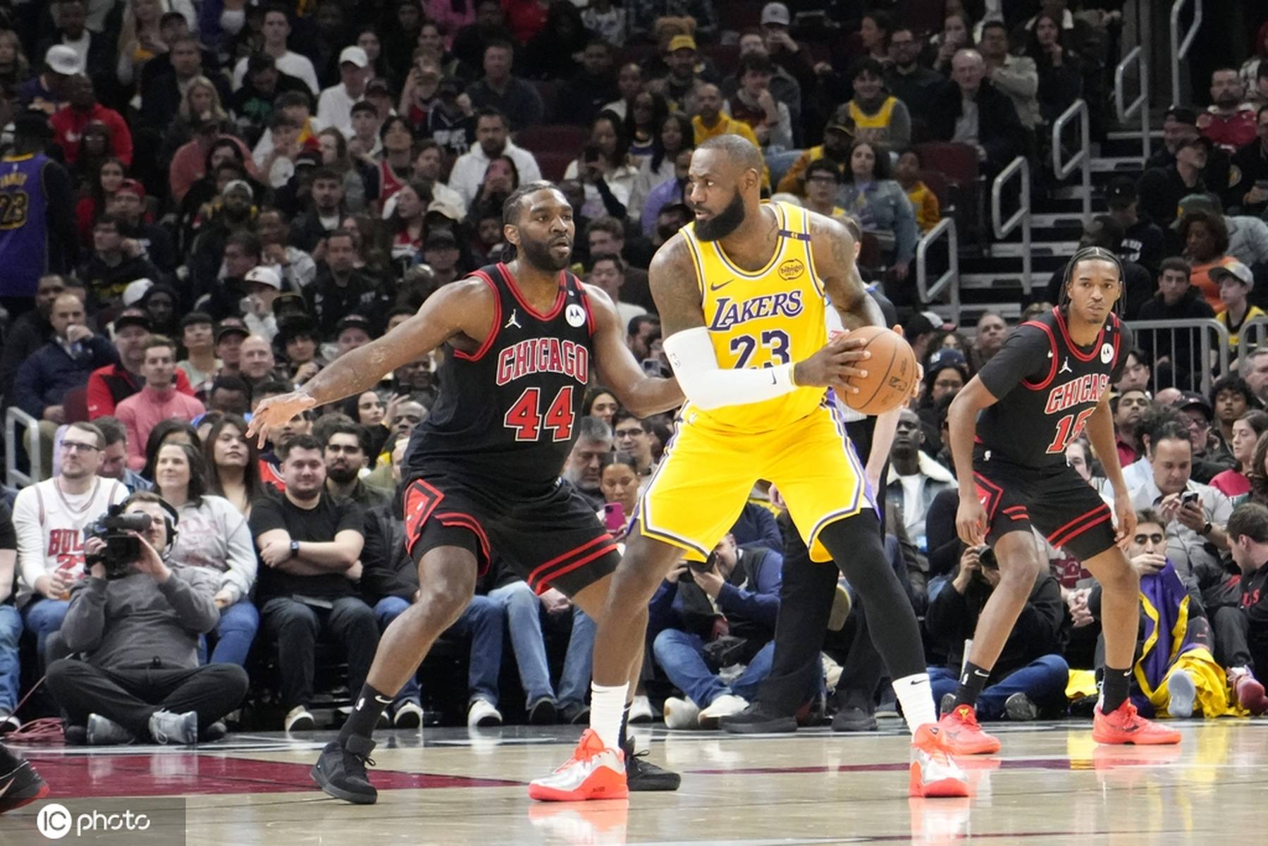 湖人逆转快船,詹姆斯绝杀神奇 湖人逆转快船,詹姆斯绝杀神奇