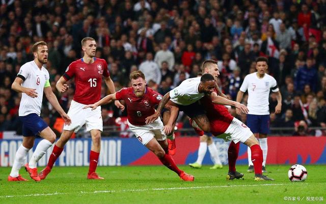 包含精彩的对攻阵容,球员们在场上展现实力的词条 包含精彩的对攻阵容,球员们在场上展现实力的词条