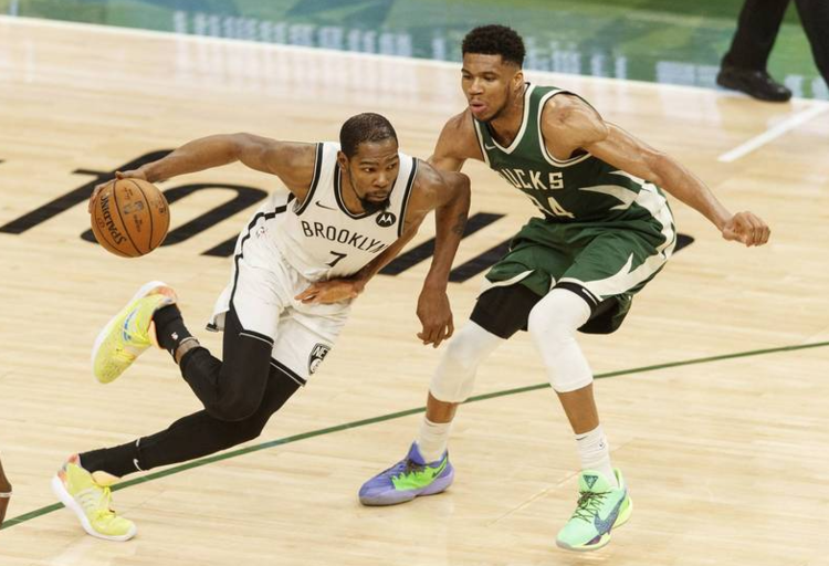 关于布鲁克林篮网翻盘密尔沃基雄鹿，苏亚雷斯三分雨点燃全场焦点之战八强赛，锁定晋级资格的信息