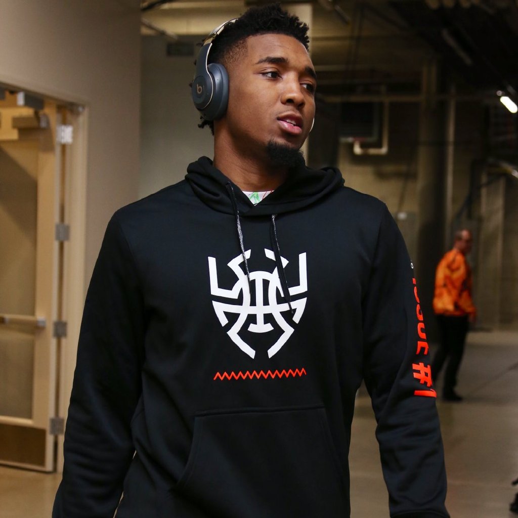 深圳队逆转76人,米切尔状态火热 深圳队逆转76人,米切尔状态火热