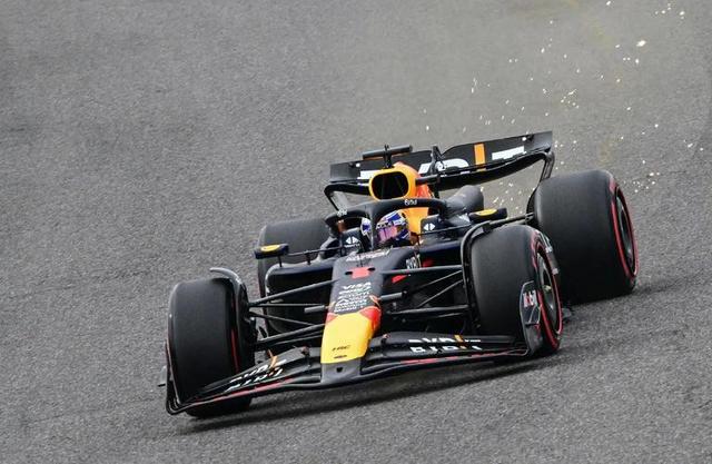 哈斯车队力克红牛车队,阿隆索关键制胜 哈斯车队力克红牛车队,阿隆索关键制胜