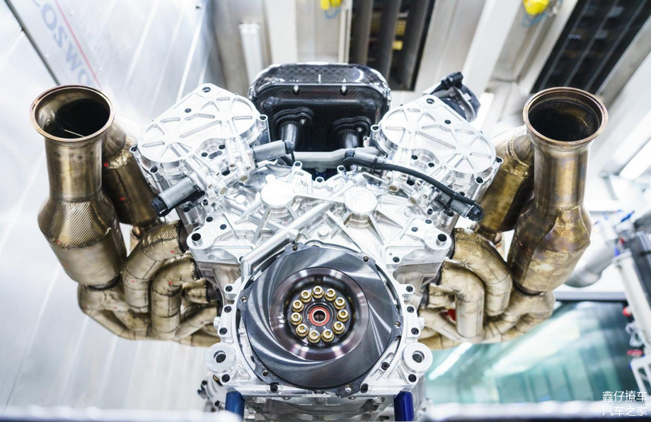 阿斯顿马丁鏖战哈斯车队,塞恩斯刷新纪录 阿斯顿马丁鏖战哈斯车队,塞恩斯刷新纪录