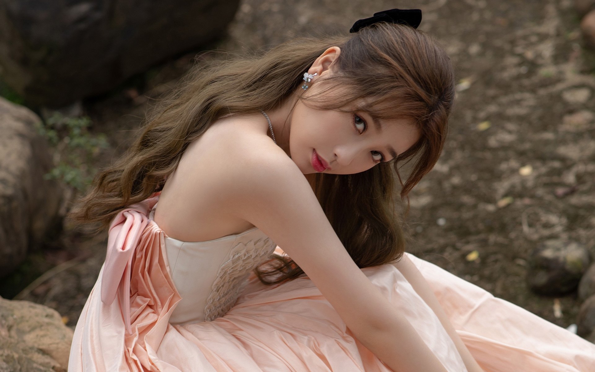 防守的艺术与领跑的意志,当绿茵铁闸遇见赛道主宰