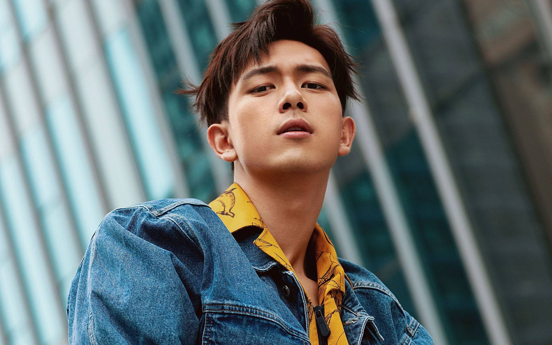 打穿，从纽约到北美，体育如何用蛮力撞碎象征的墙